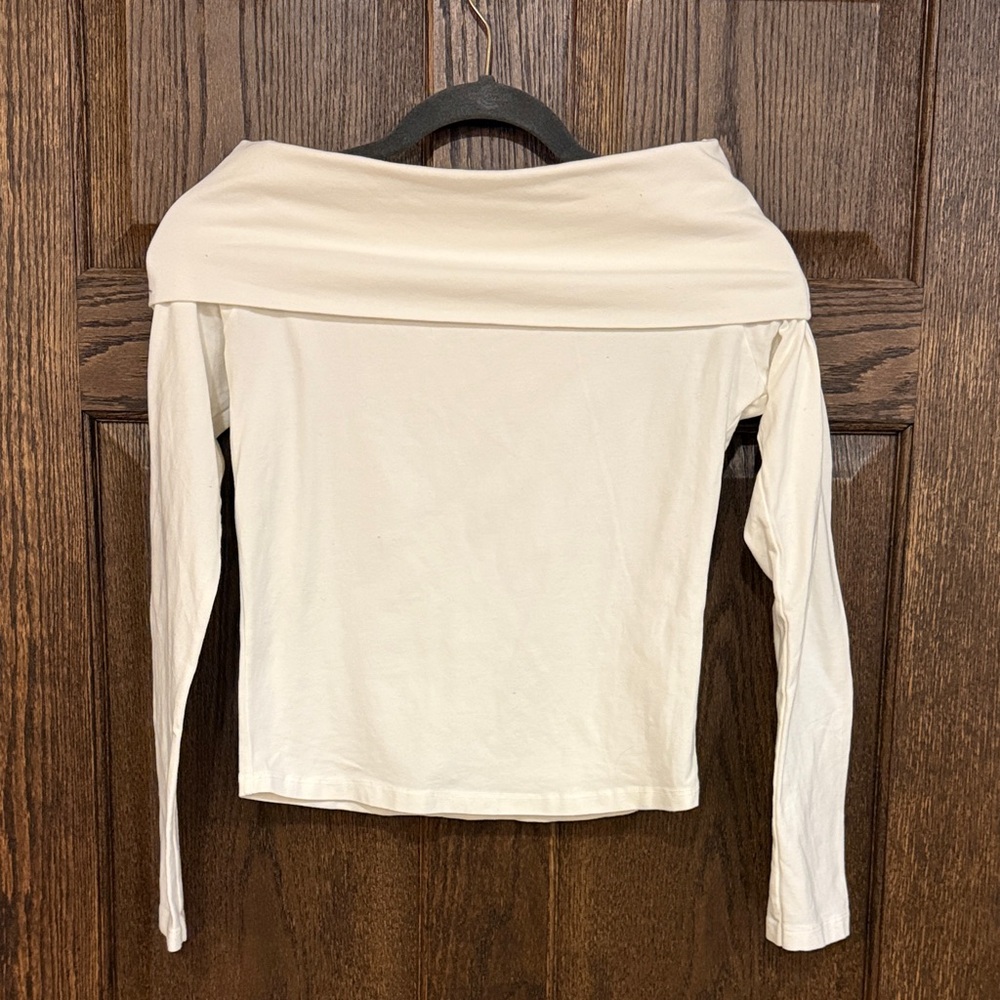 Brandy Melville Off-Shoulder Ivory White Long Sleeve Top Size Small